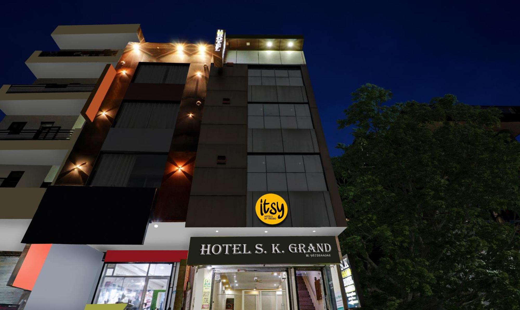 โอโย 60851 โฮเต็ล แบล็กสโตน Hotel Sohana ภายนอก รูปภาพ